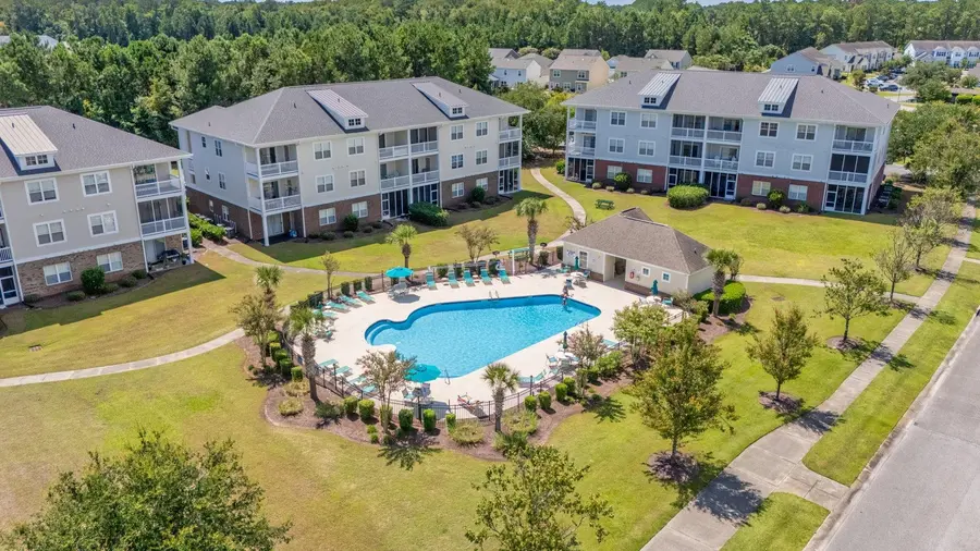 Aerial view of the Heatherstone community pool
