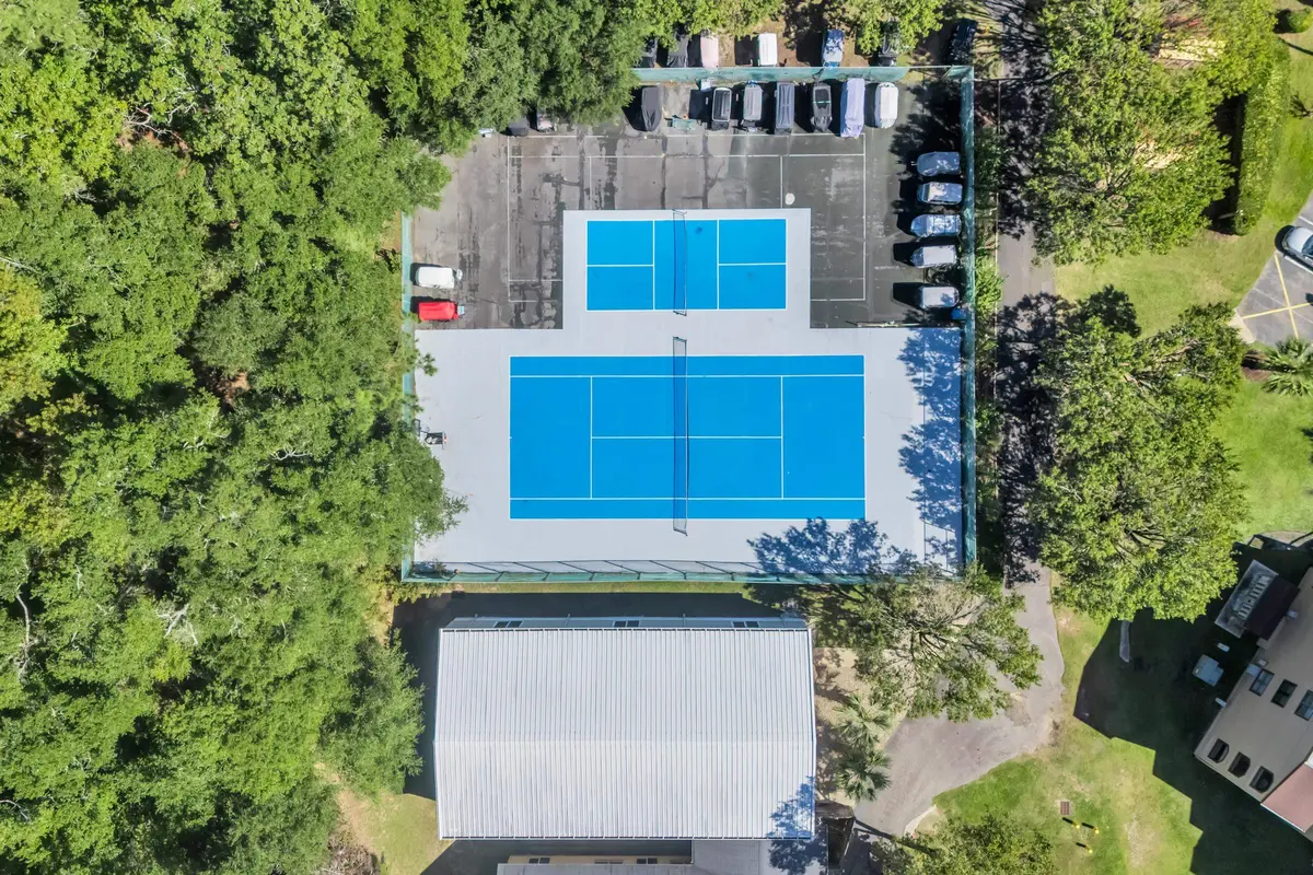 Aerial view of the Dunes Pointe tennis and pickleball courts